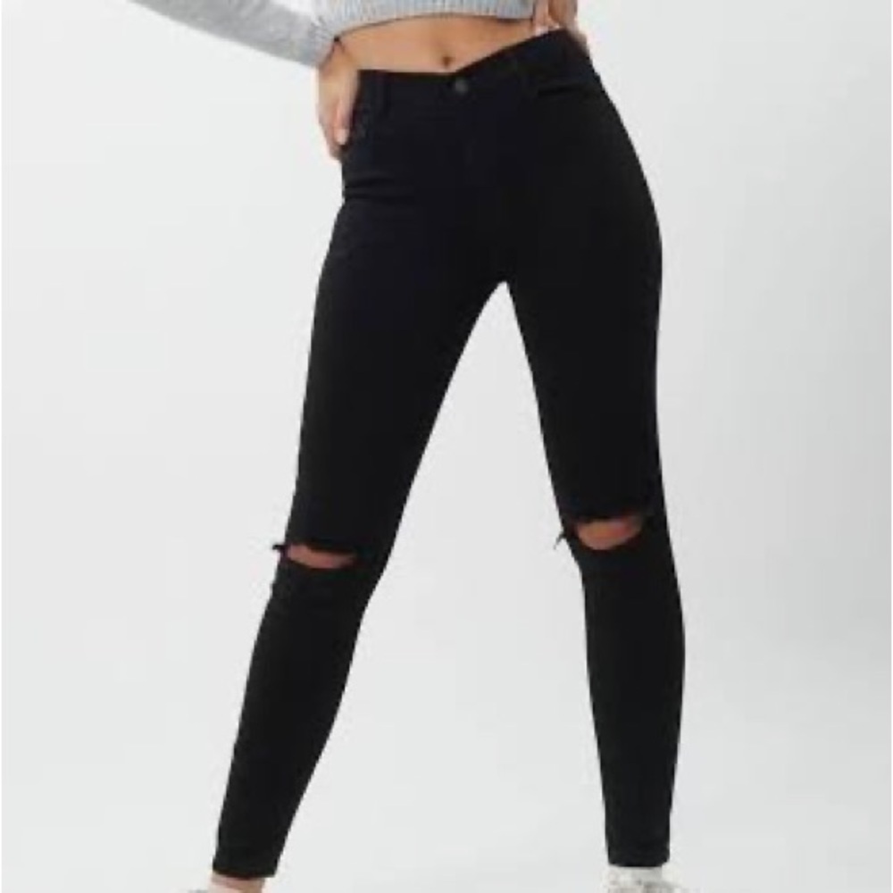 Women’s mid rise skinny Jean